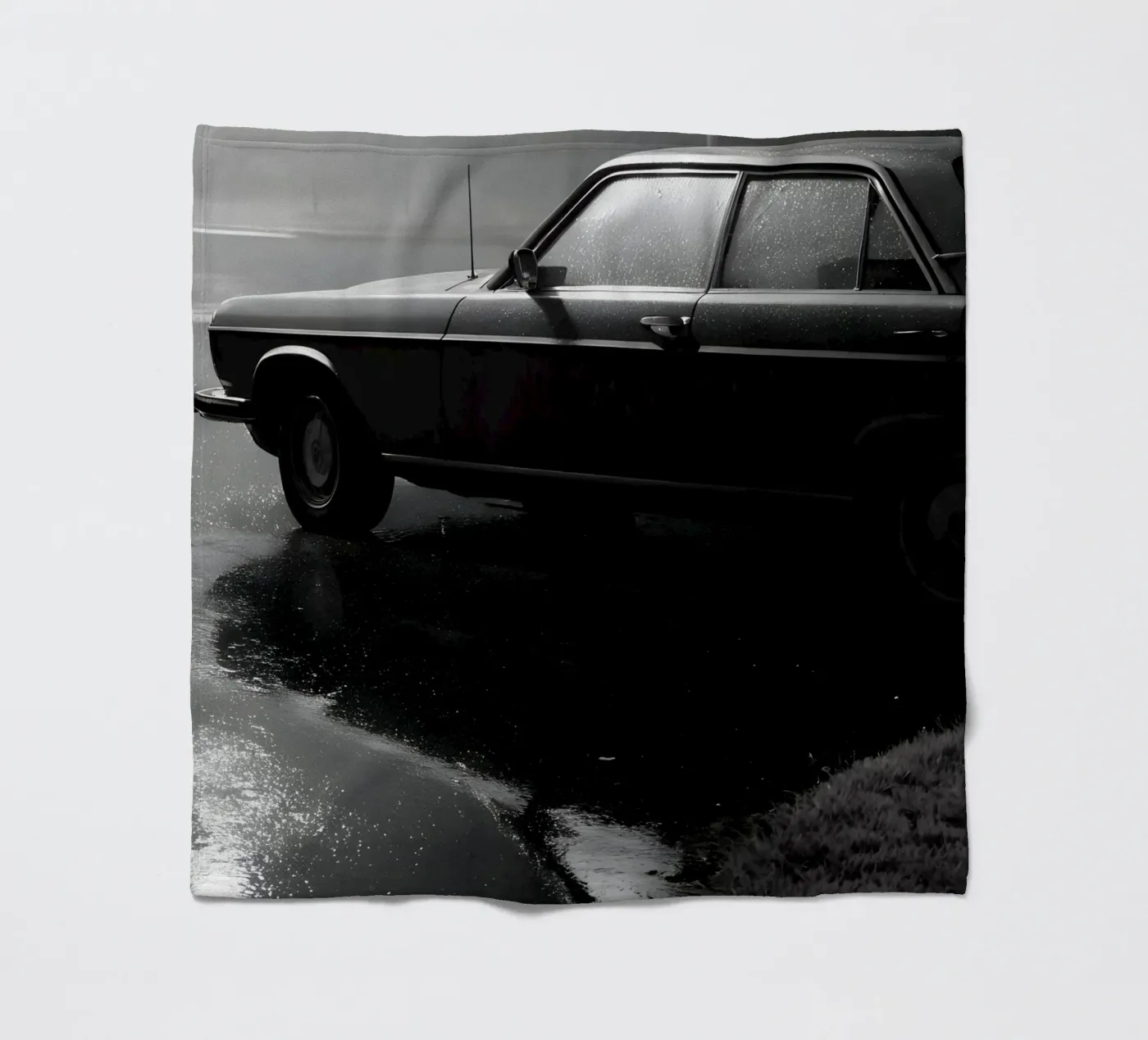 Monochrome Oldtimer Fleecedecke von CAR EDITION