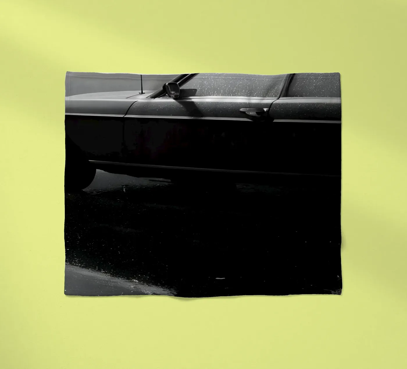 Monochrome Oldtimer Fleecedecke von CAR EDITION