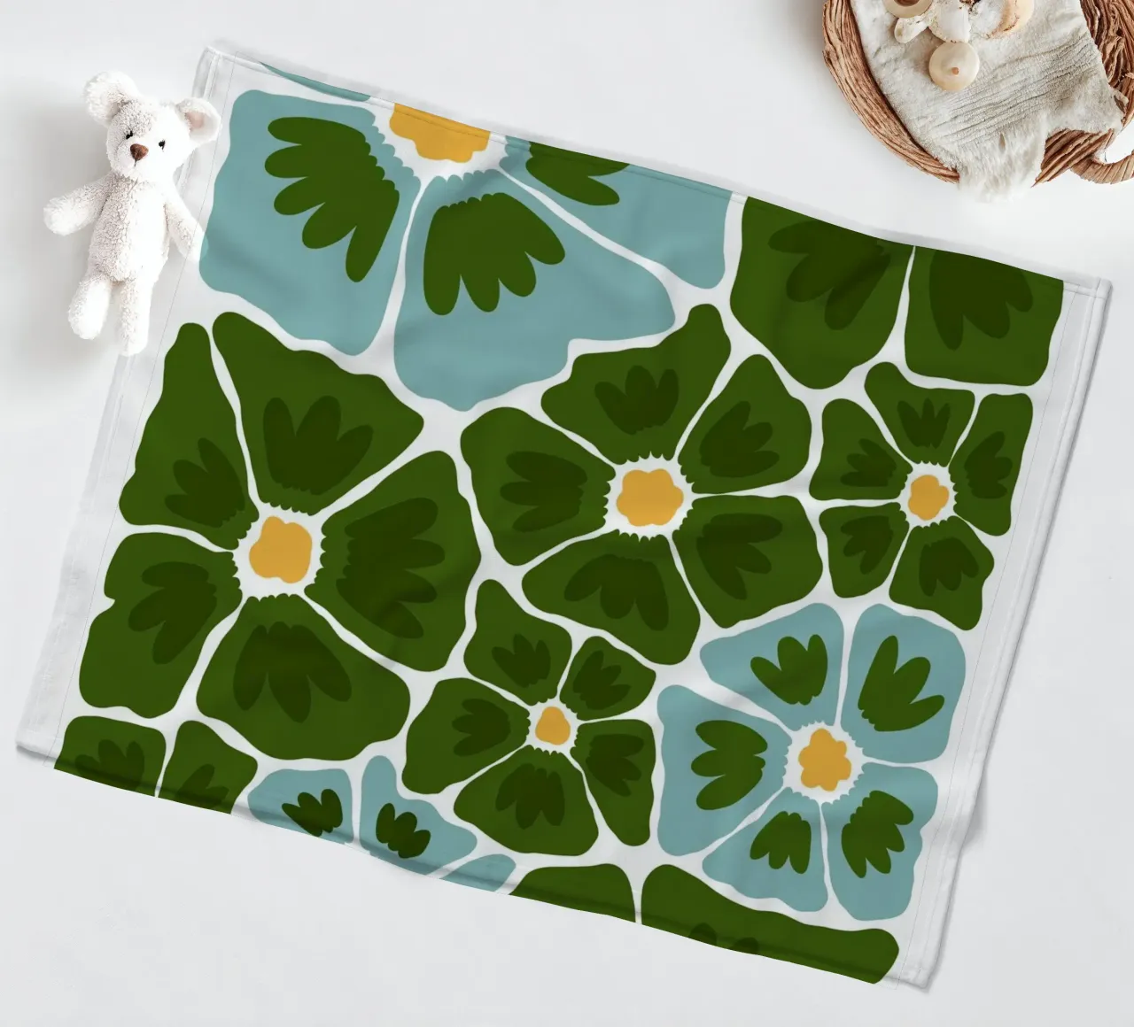 Flowers Fleecedecke von LisaArtes