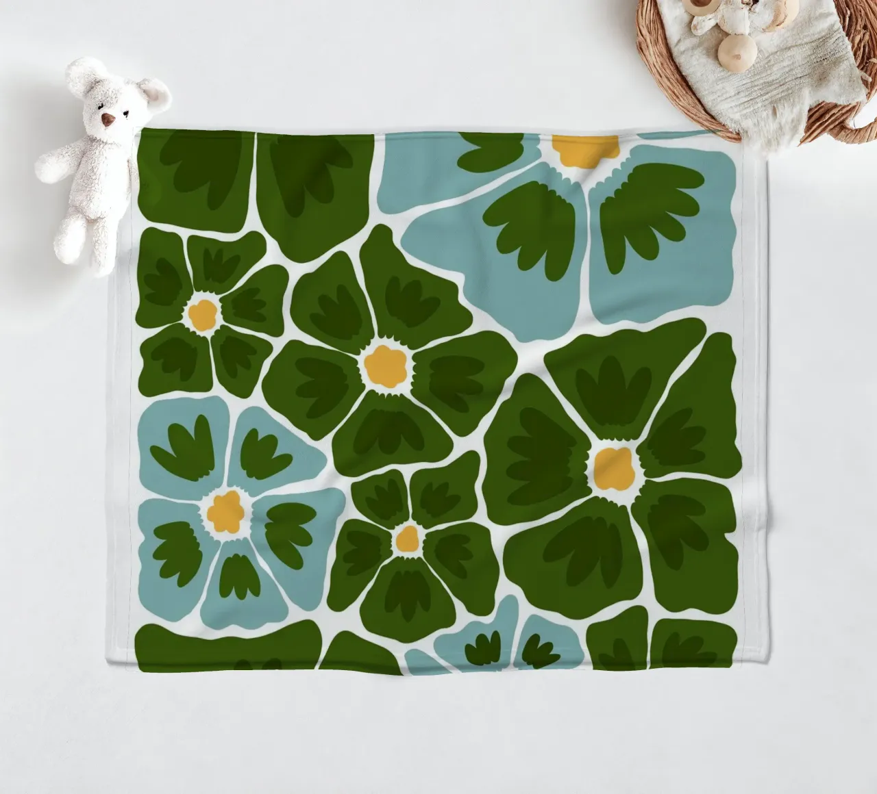 Flowers Fleecedecke von LisaArtes