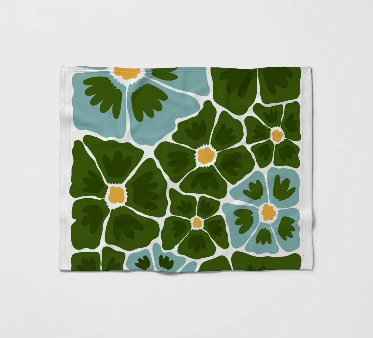 Flowers Fleecedecke von LisaArtes