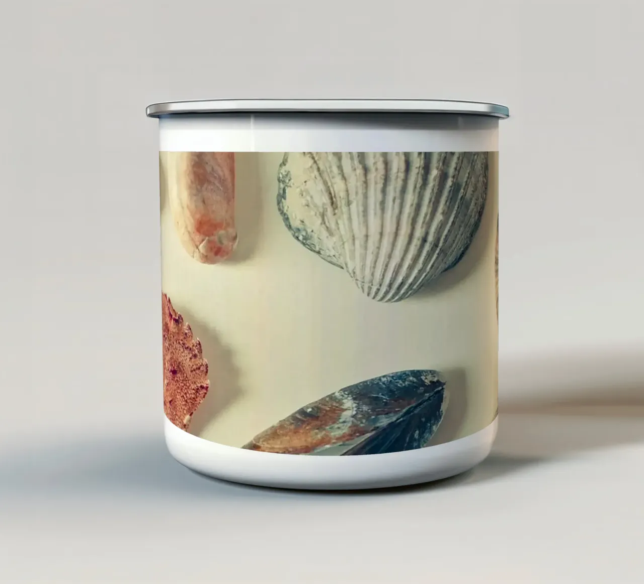 Dal mare tazza in smalto da Cassia Beck Photography