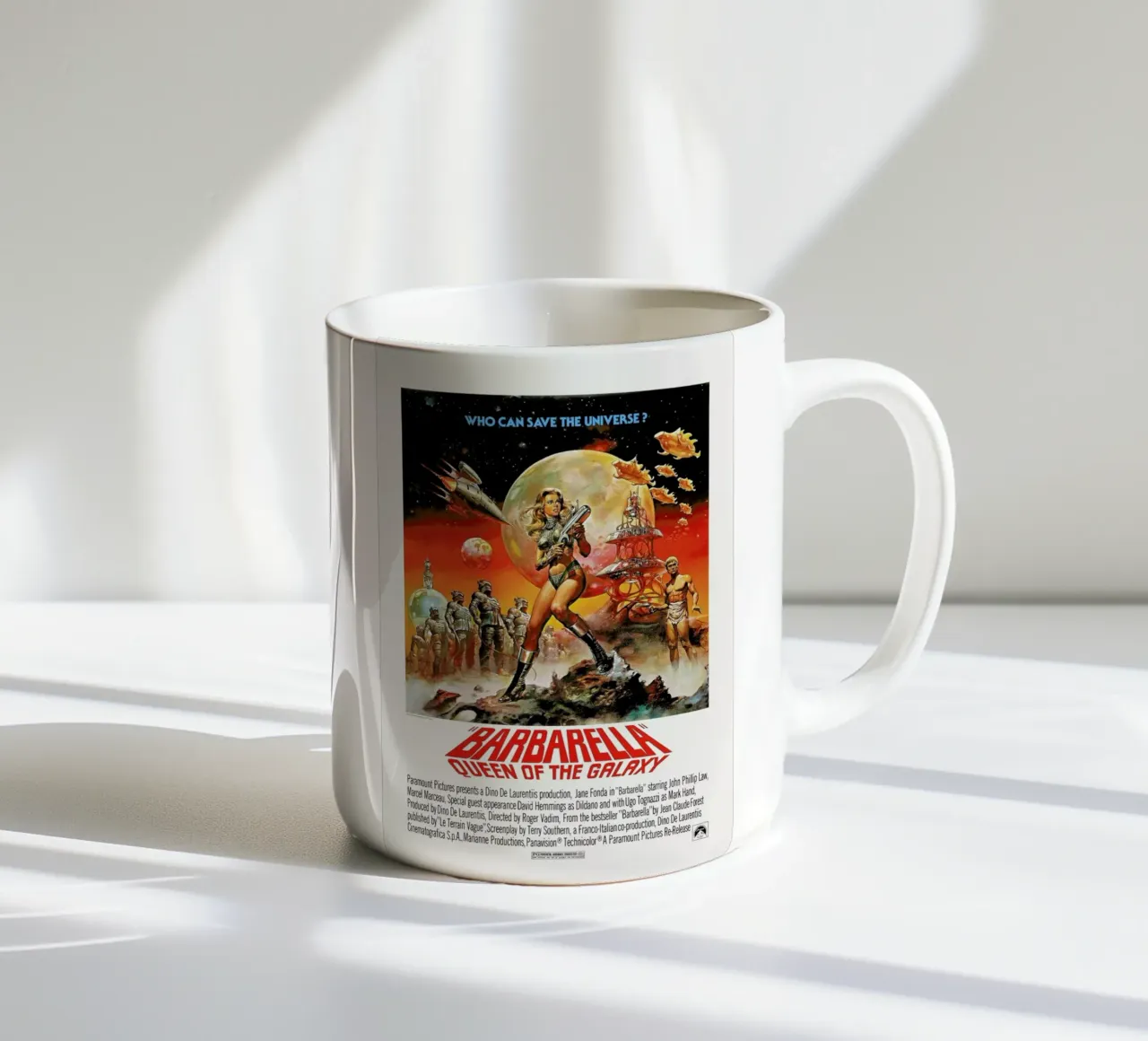 ‘Barbarella’ Retro Movie Poster tazza in ceramica da Gallery Print and Art Limited