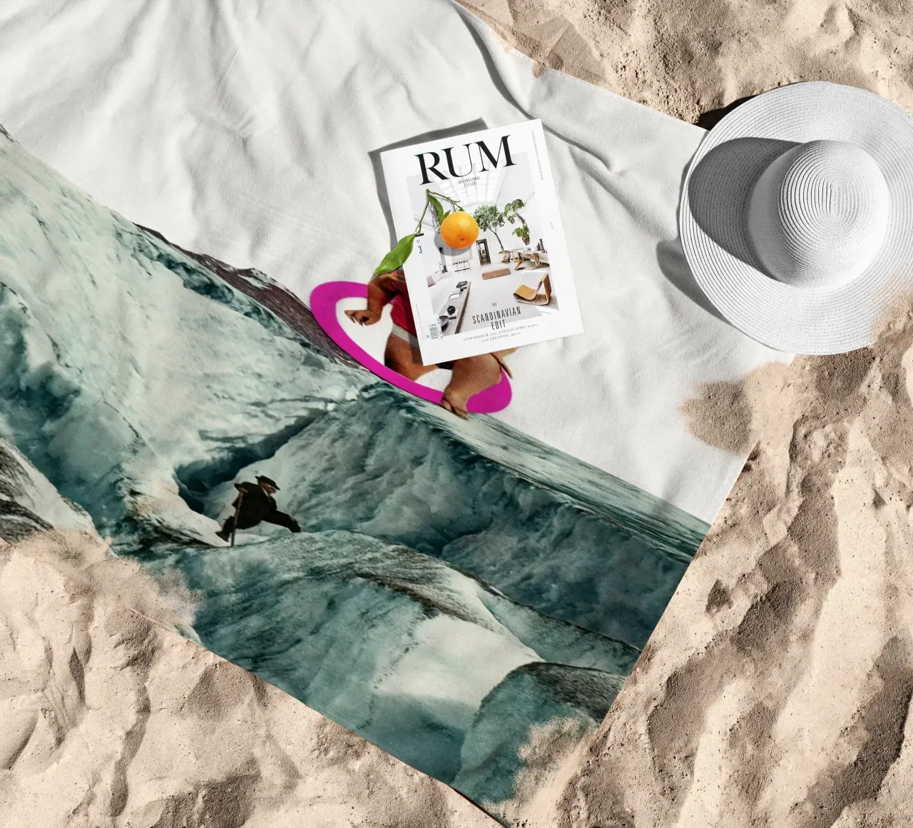 Un altro mondo telo mare da Cassia Beck Collage