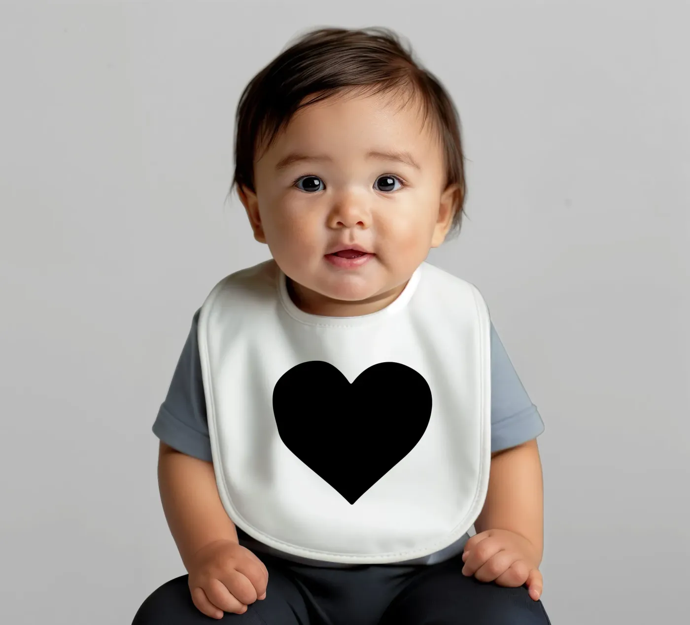 Cuore nero bavaglino da Rose Beck Art