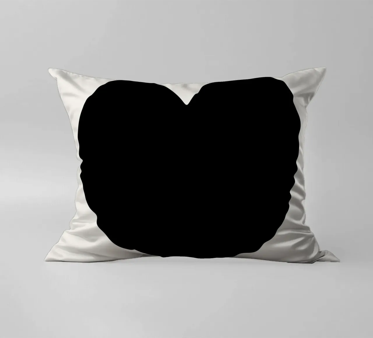 Cuore nero cuscino da Rose Beck Art