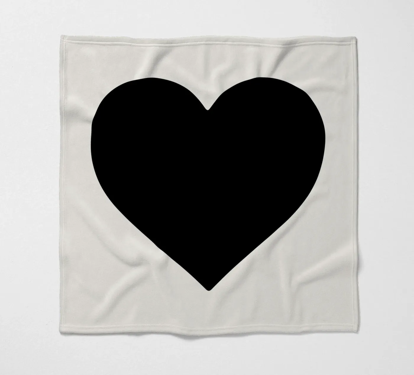 Cuore nero coperta in pile da Rose Beck Art
