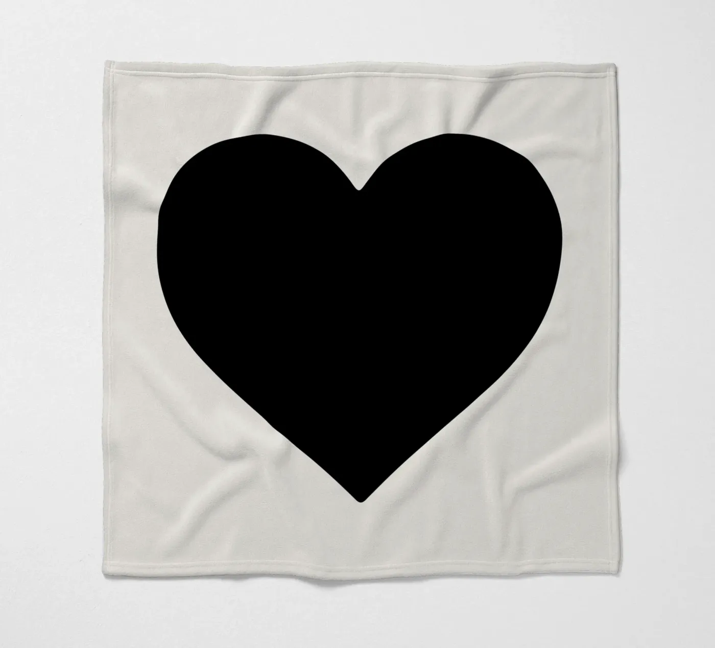 Cuore nero coperta in pile da Rose Beck Art