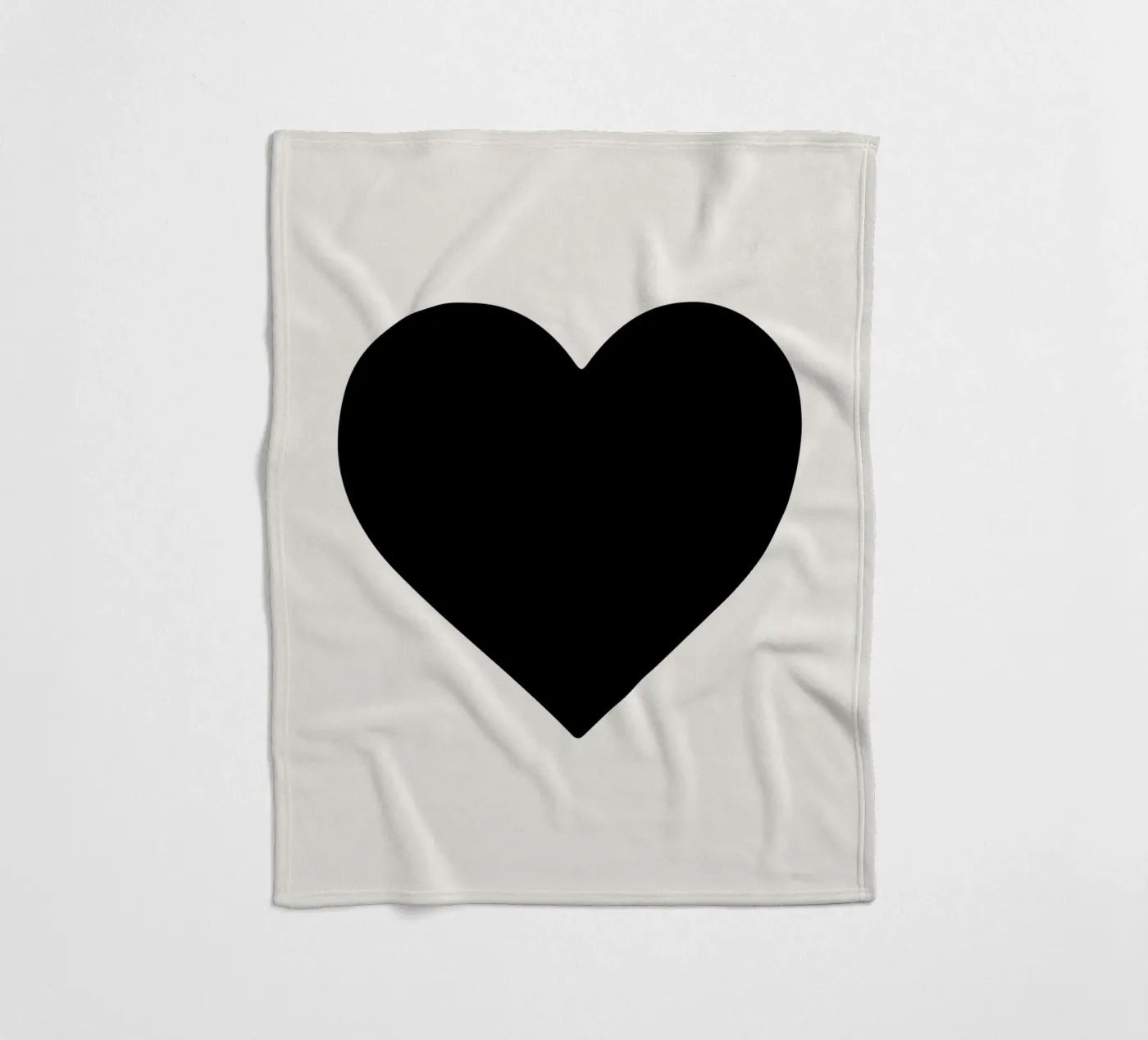 Cuore nero coperta in pile da Rose Beck Art