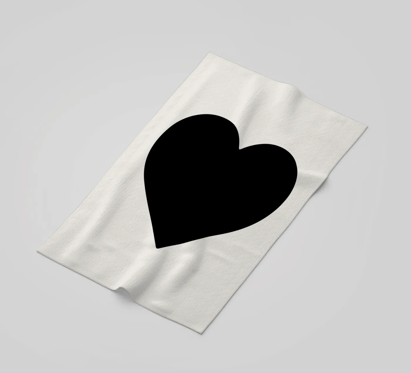 Schwarzes Herz Strandtuch von Rose Beck Art