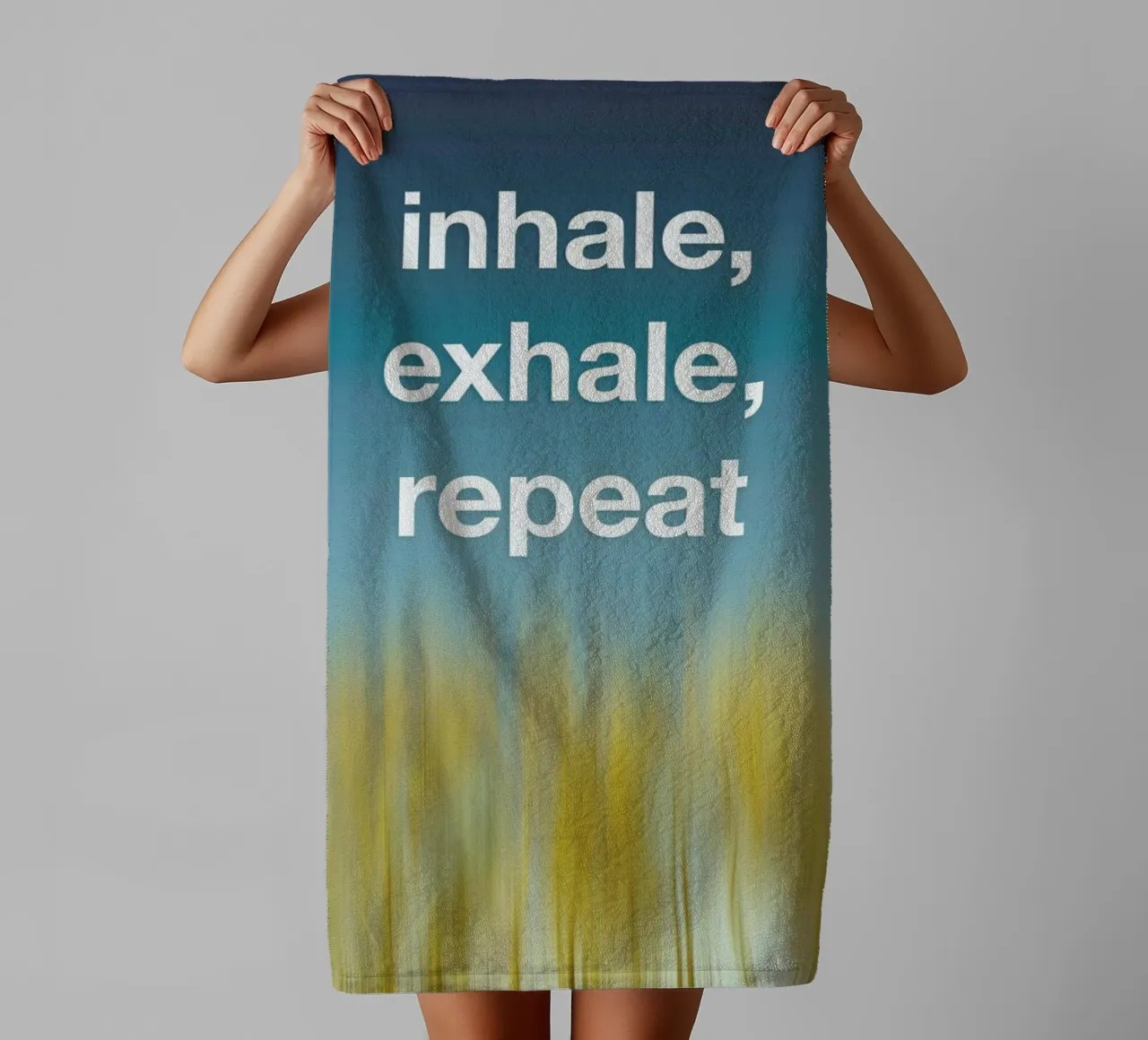 Inhale Exhale asciugamano da bagno da Angelo Cerantola