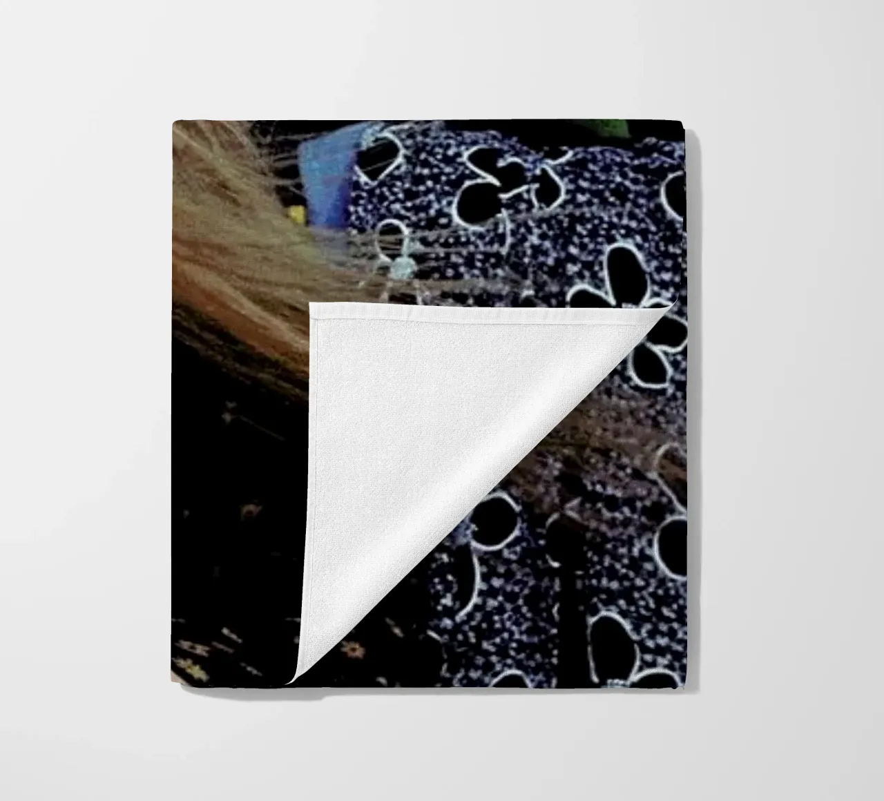 Conundrum telo mare da Aysha Banos