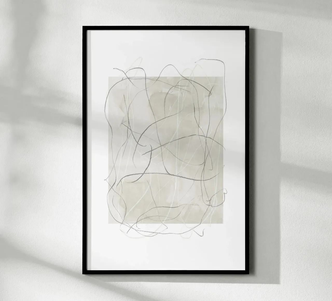 Scarabocchi a matita grigia poster con telaio in legno da NouveauPrints