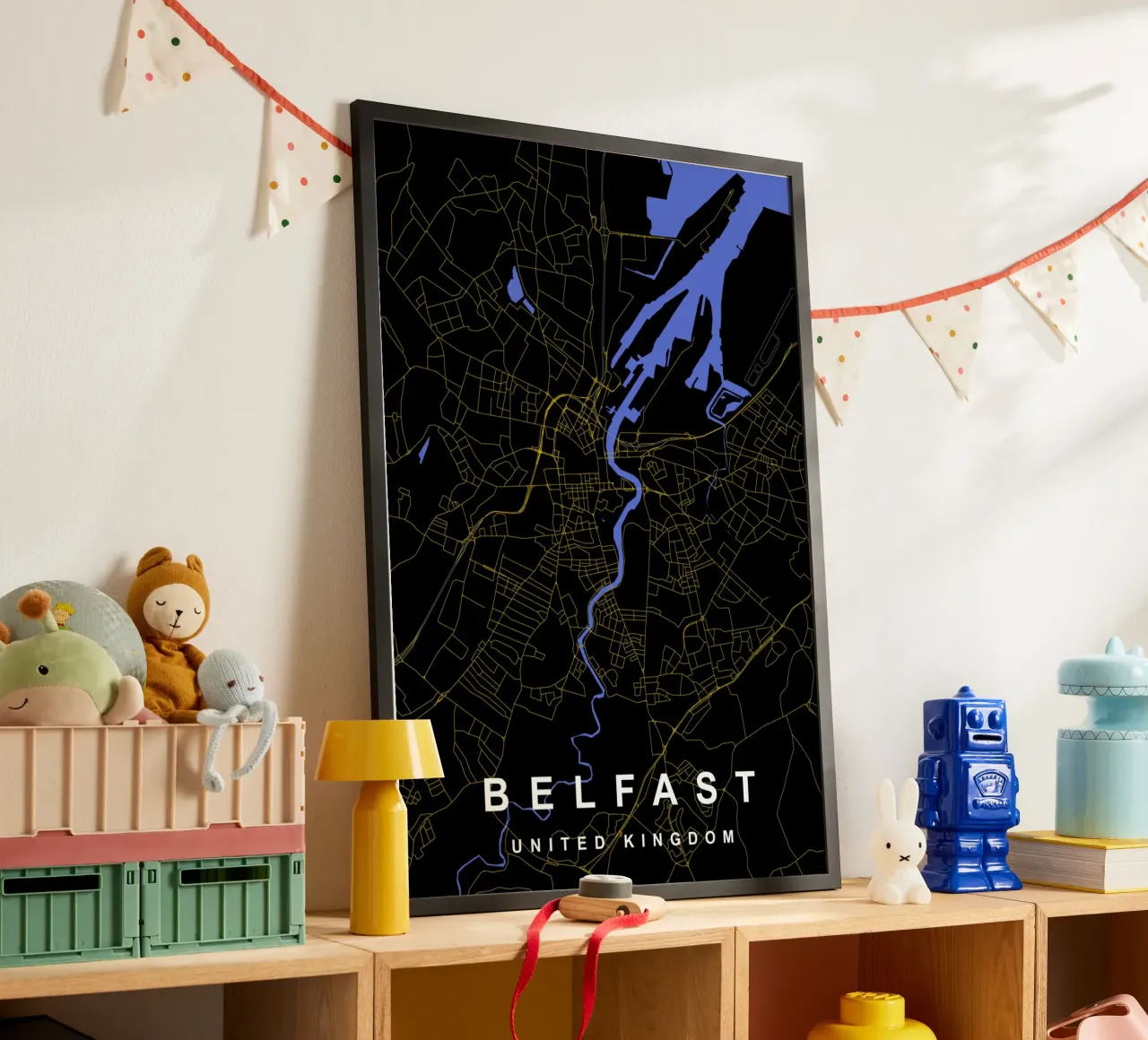 Mappa della città di Belfast, Regno Unito, nero e oro carta hahnemühle da Cartographers Library