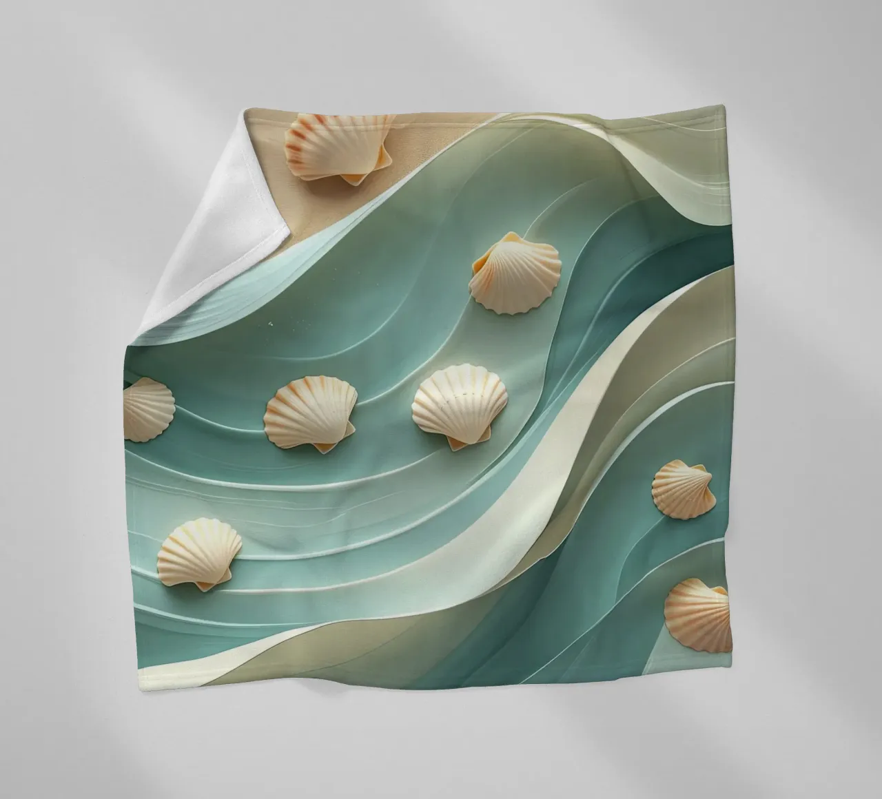 Conchiglie su onde stilizzate su una spiaggia di sabbia coperta in pile da pixelbull - medieval art and more