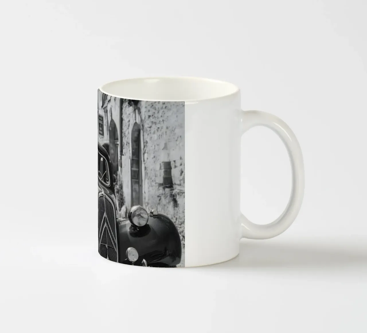 Ein Hauch von Nostalgie Keramik Tasse von M-Ulrich-Digital Art
