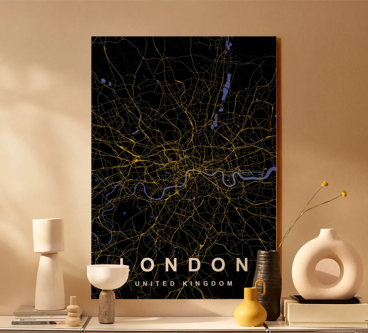 Mappa della città di Londra Regno Unito nero e oro alluminio dibond da Cartographers Library