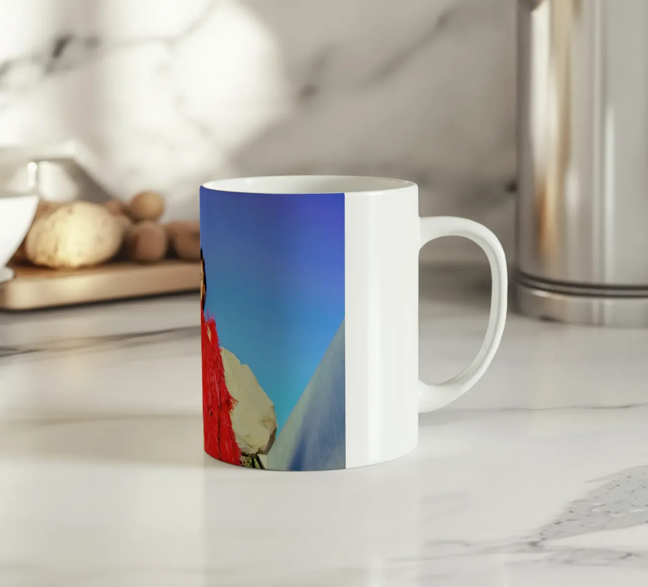 Red VS Blue tazza in ceramica da Aysha Banos