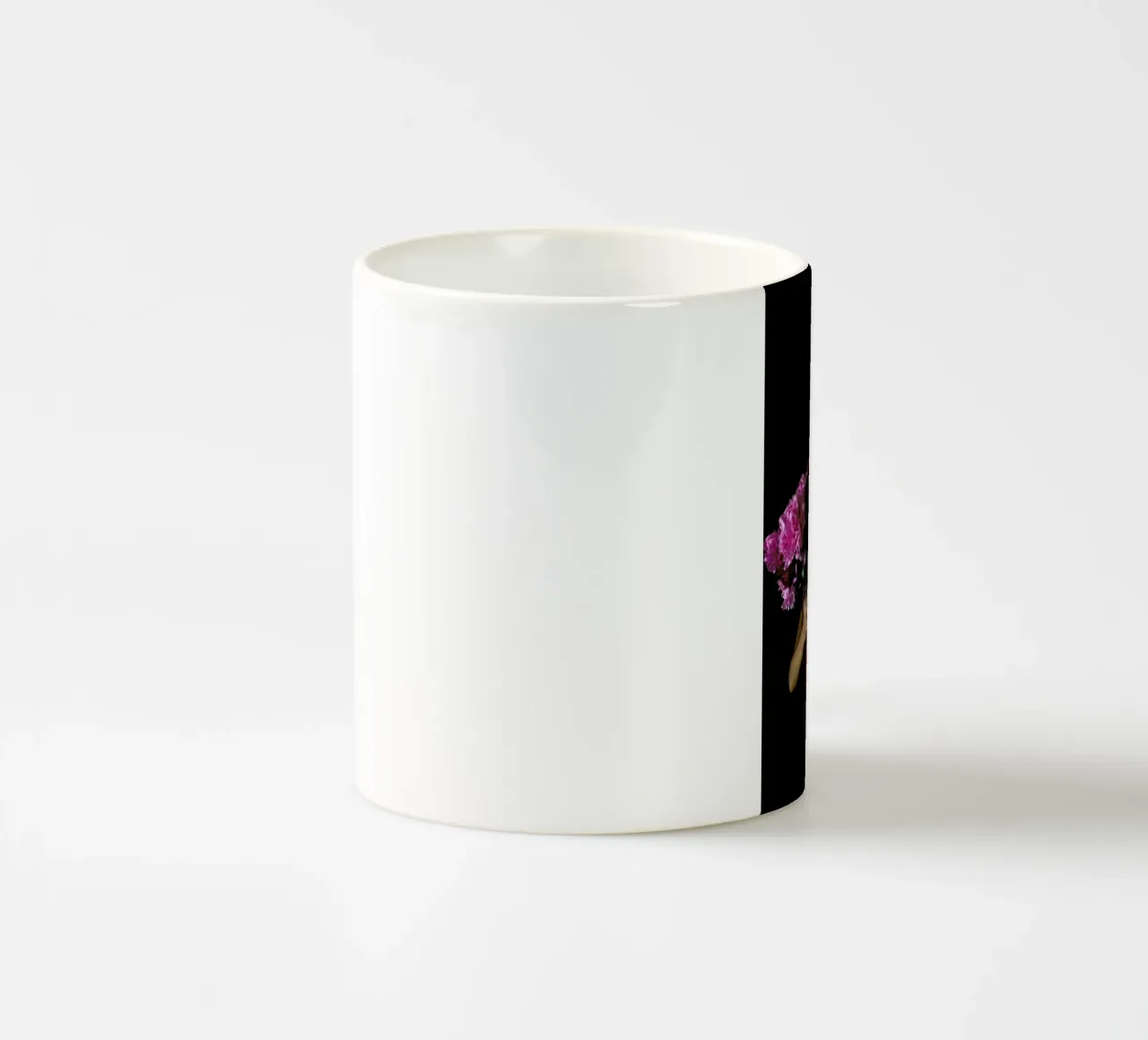 Flowers for Her tazza in ceramica da Studio Nahili