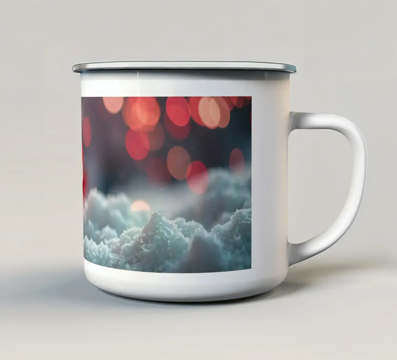 Luminose luci natalizie illuminano la neve soffice tazza in smalto da DesignDoodle