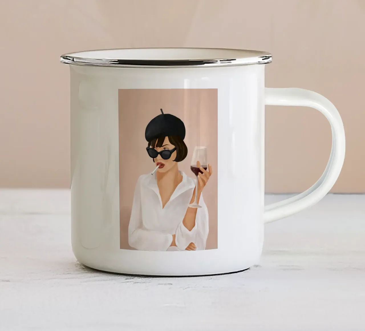 Stylish Woman with Wine and Cigarette tazza in smalto da Flow Line