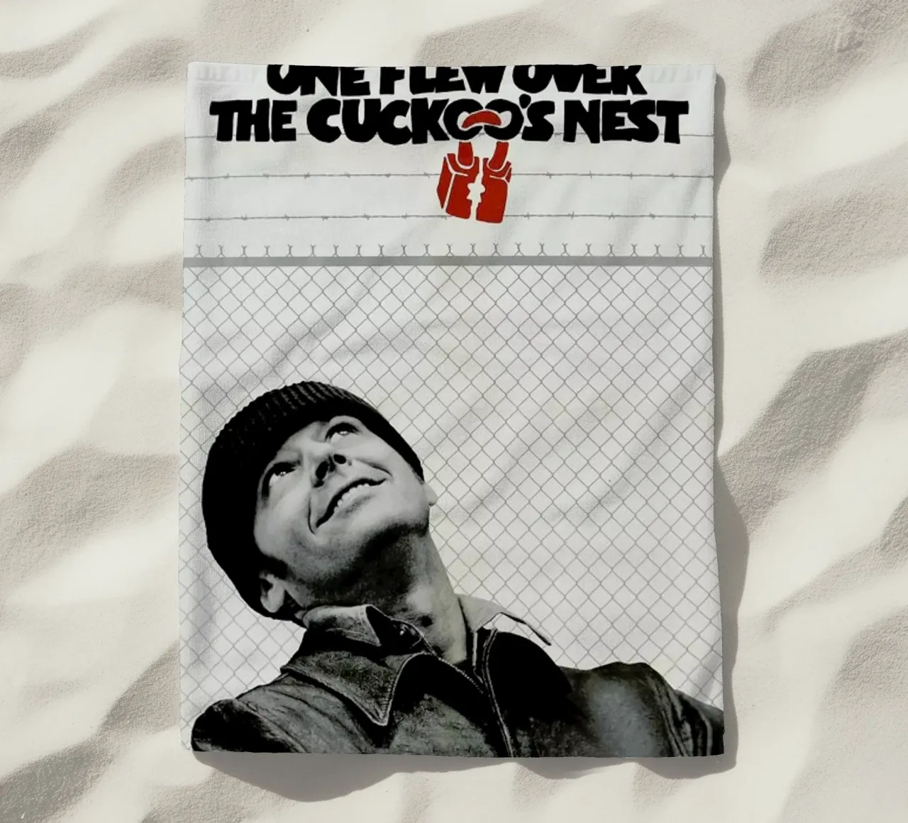 ‘One Flew over the Cuckoo’s Nest’ Retro Movie Poster telo mare da Gallery Print and Art Limited