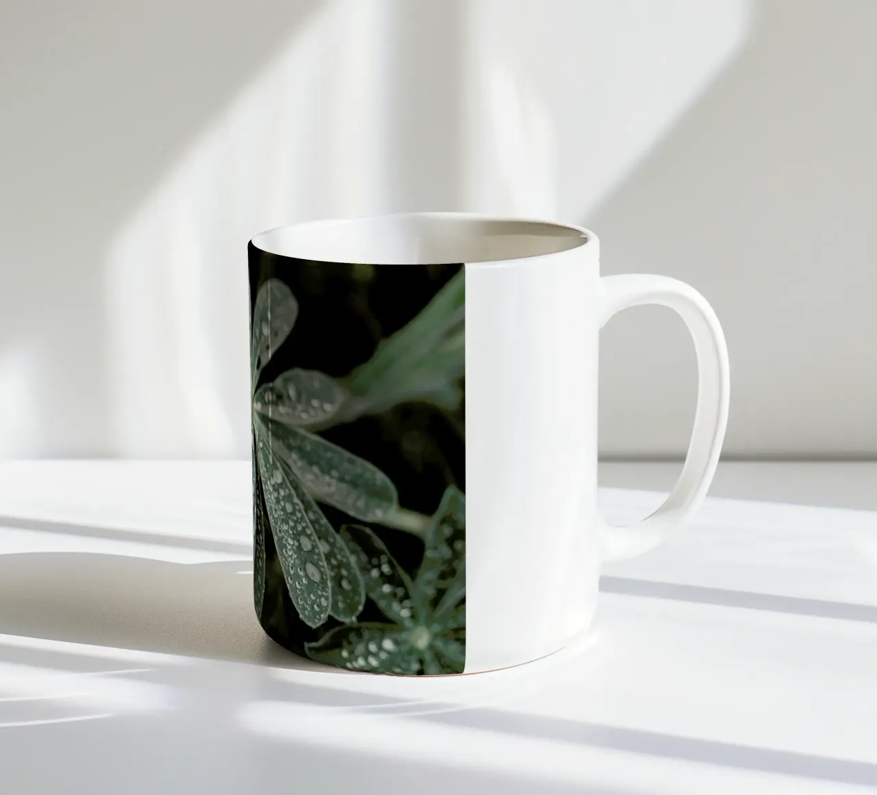 Blue Lupine #4 tazza in ceramica da Tal Paz-Fridman