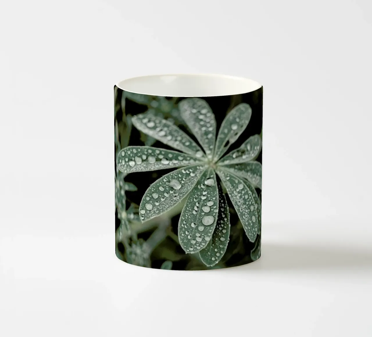 Blue Lupine #4 tazza in ceramica da Tal Paz-Fridman