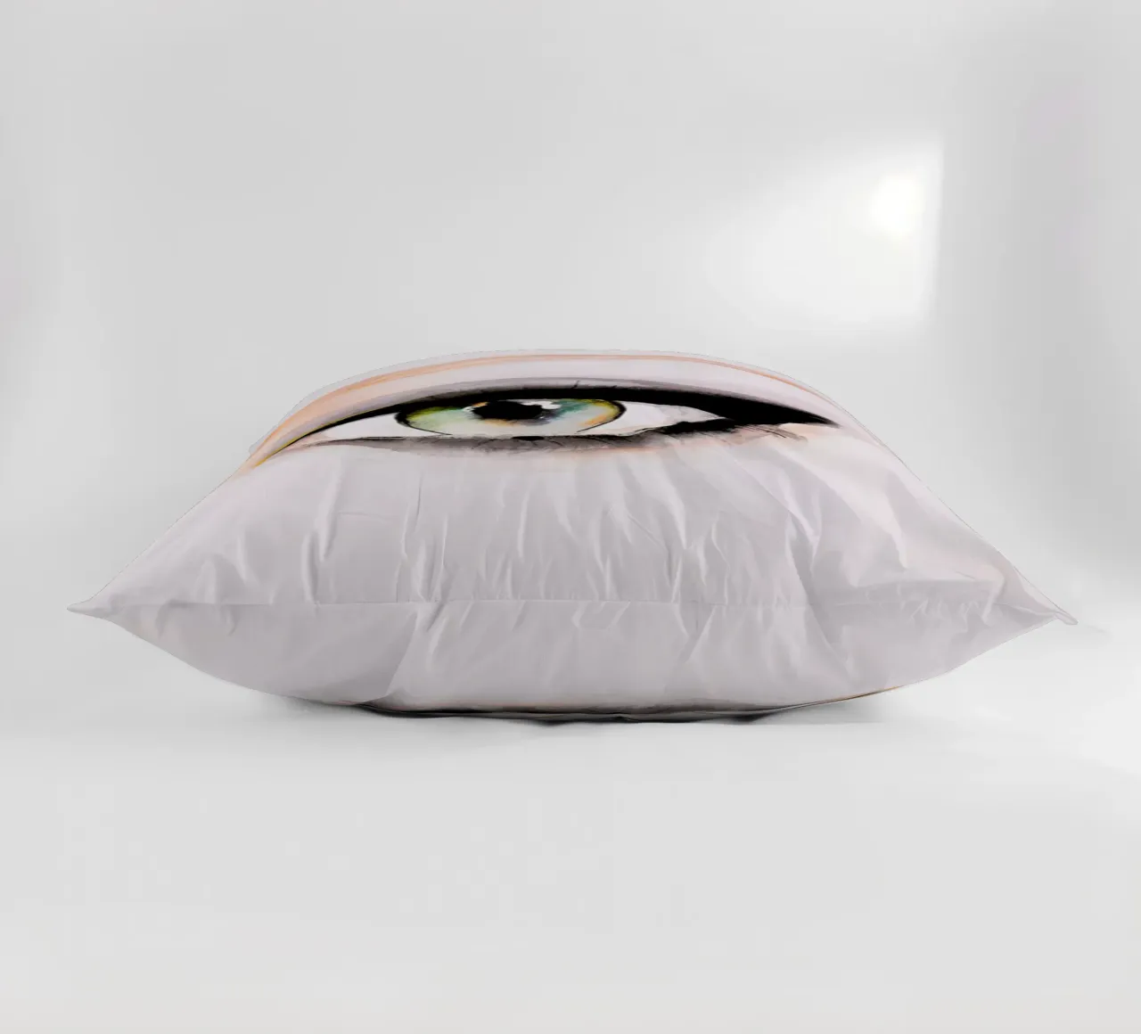 Single Eye+Series8 cuscino da Leigh Viner