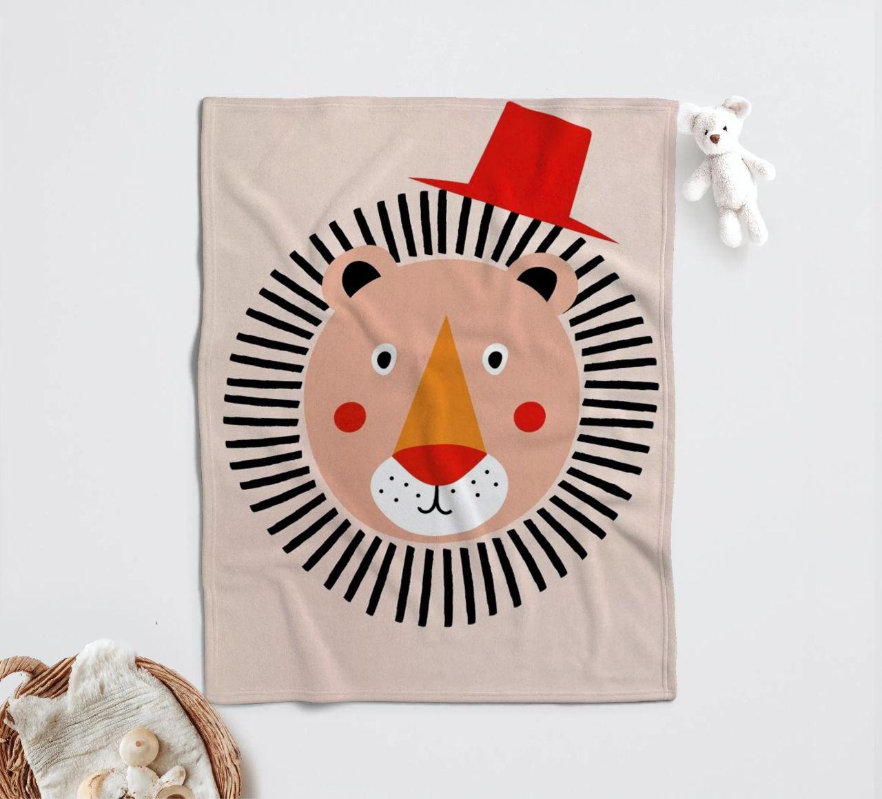 Well Dressed Lion coperta in pile da Little Flourishes