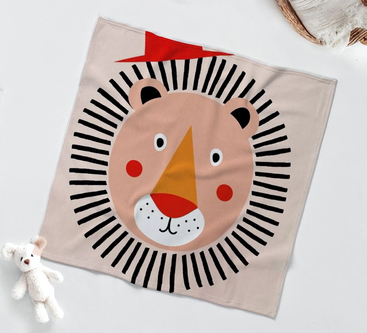 Well Dressed Lion coperta in pile da Little Flourishes