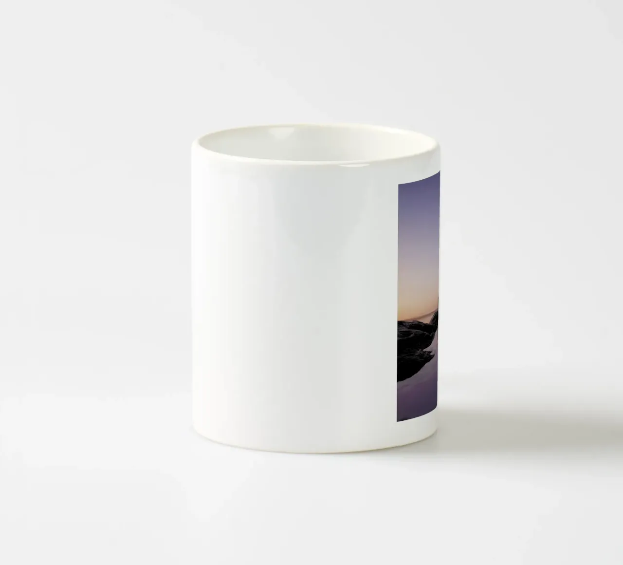 Ellipsis tazza in ceramica da Eugene Soloviev