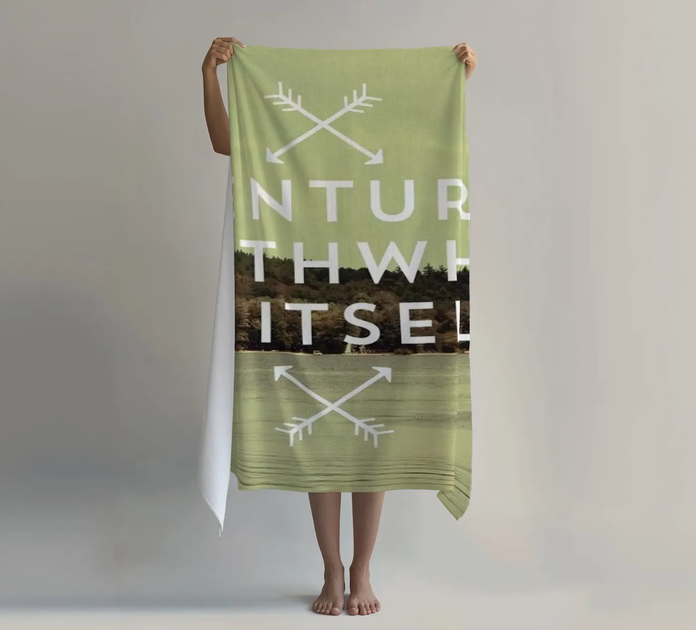 Worthwhile Strandtuch von Vintage Skies