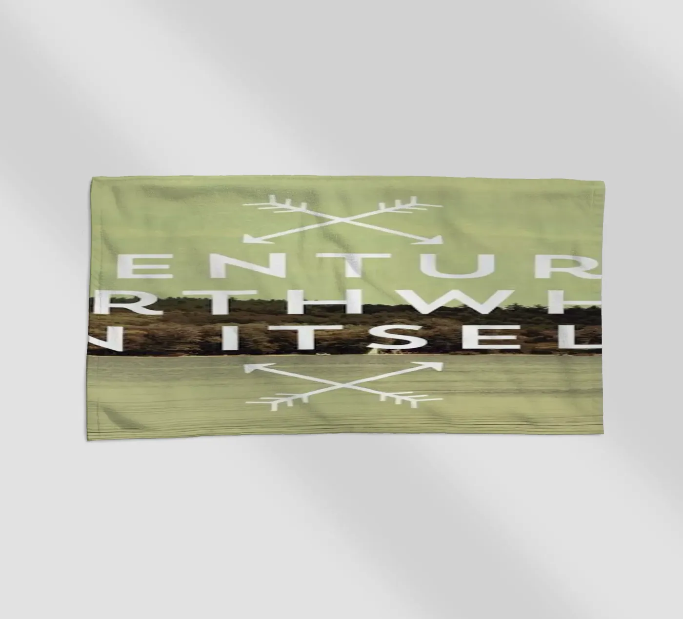 Worthwhile Strandtuch von Vintage Skies