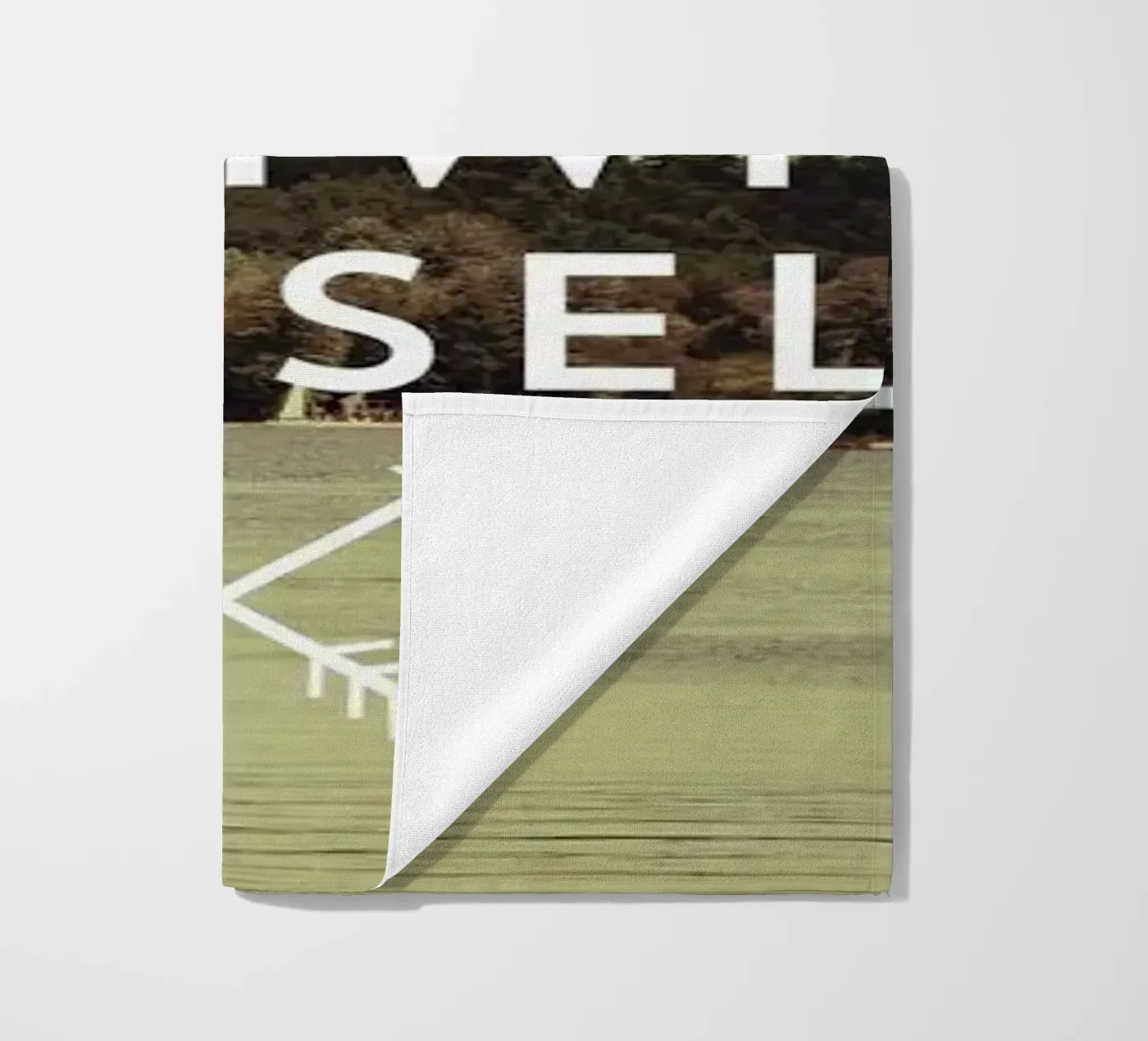 Worthwhile Strandtuch von Vintage Skies