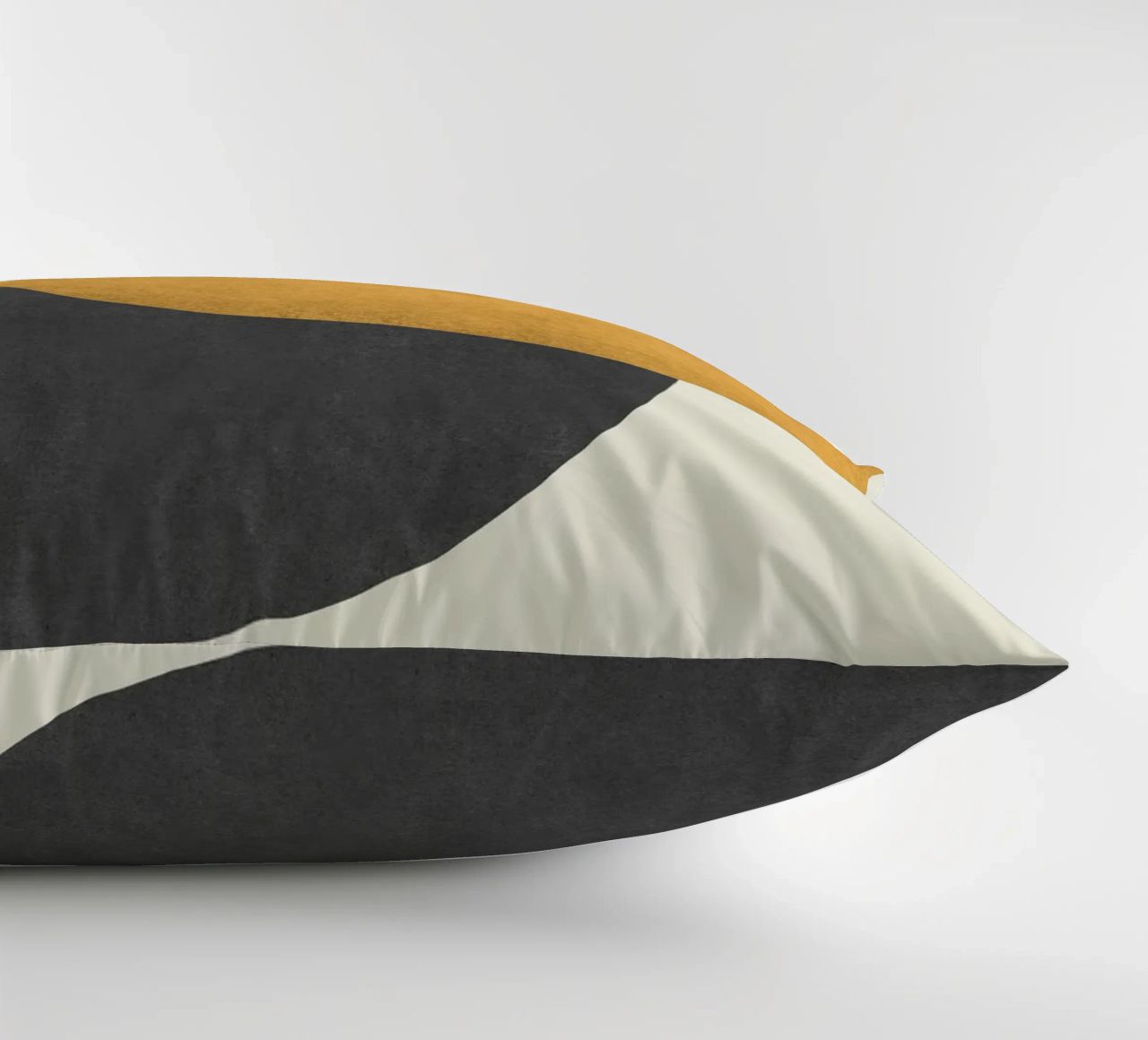 Halfmoon Colorblock - Oro Nero cuscino da MoonlightPrint