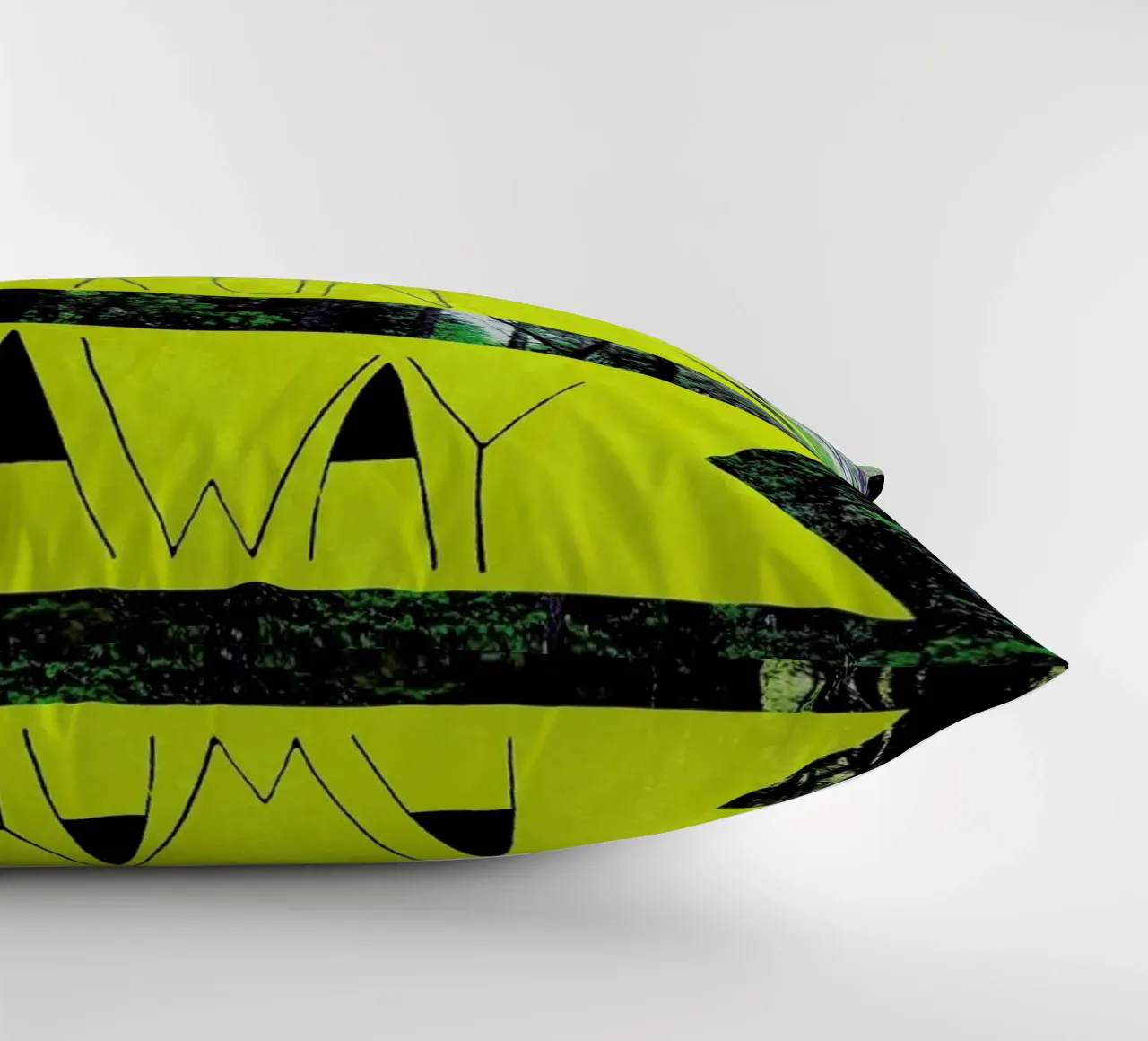 Let's Run Away - to the forest cuscino da Leah Flores
