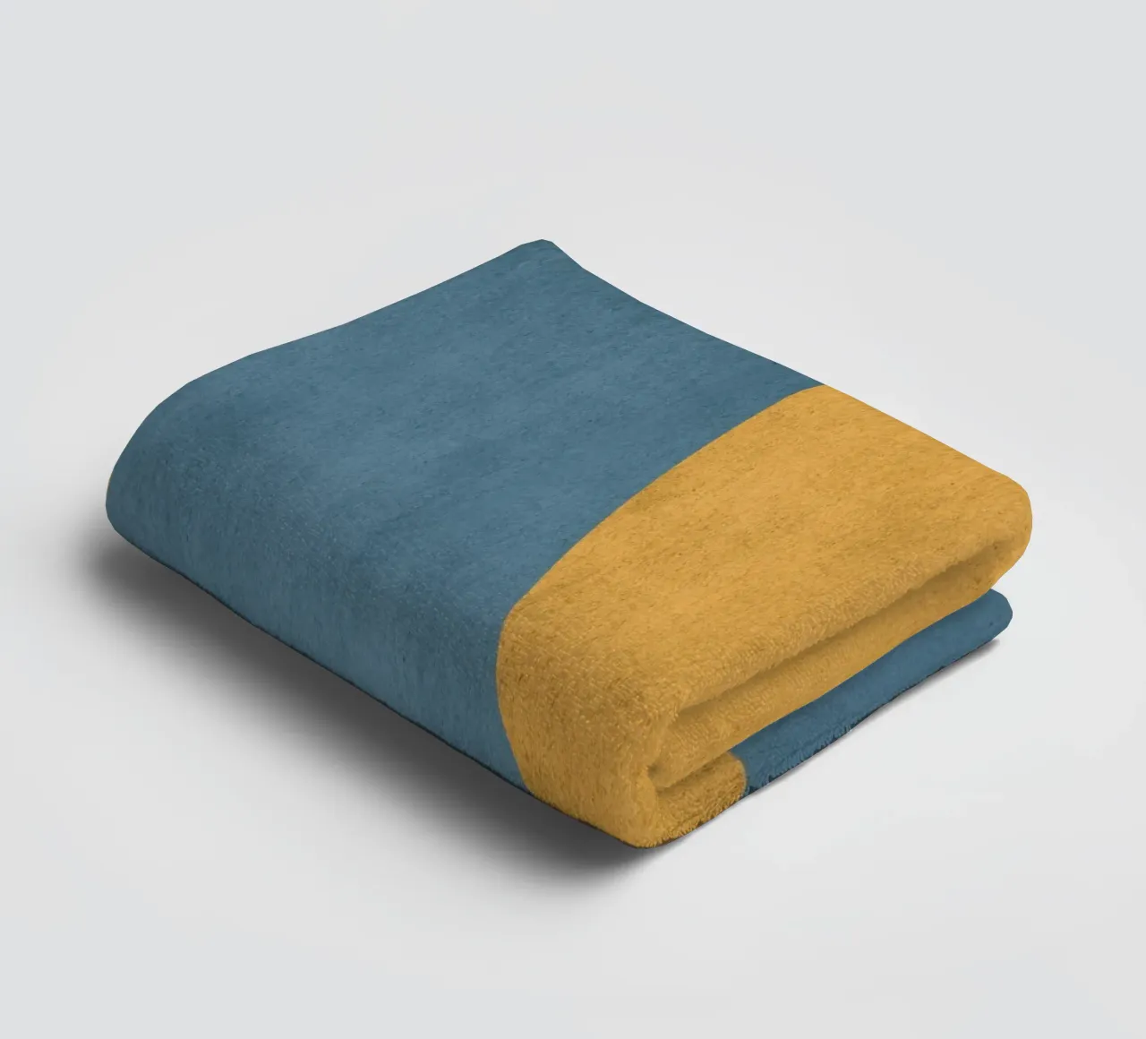 Halfmoon Colorblock - Oro Blu asciugamano da bagno da MoonlightPrint