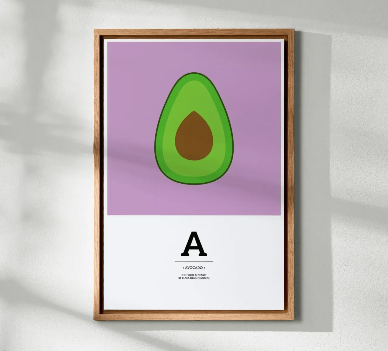 „The Food Alphabet“ - A like Avocado tela con Cornice a cassetta da BLAEK Design Studio