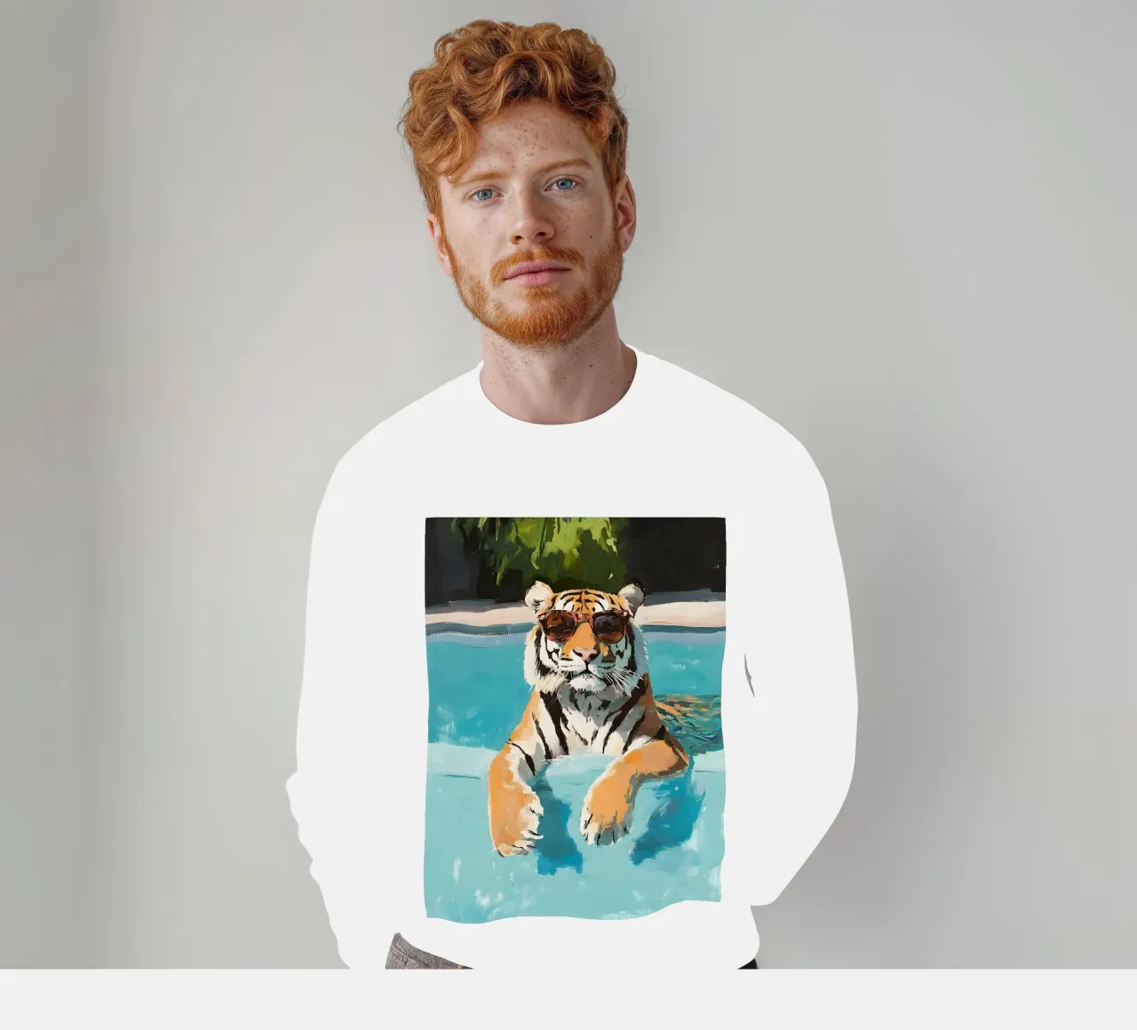 Chilling Tiger by the Pool felpa da Gypsy Galleria