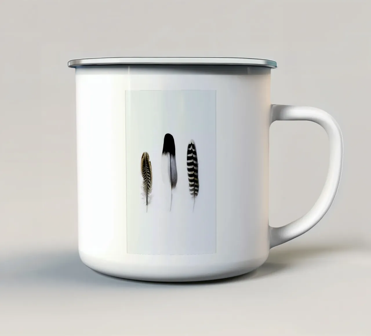 Spirits III tazza in smalto da Victoria Frost