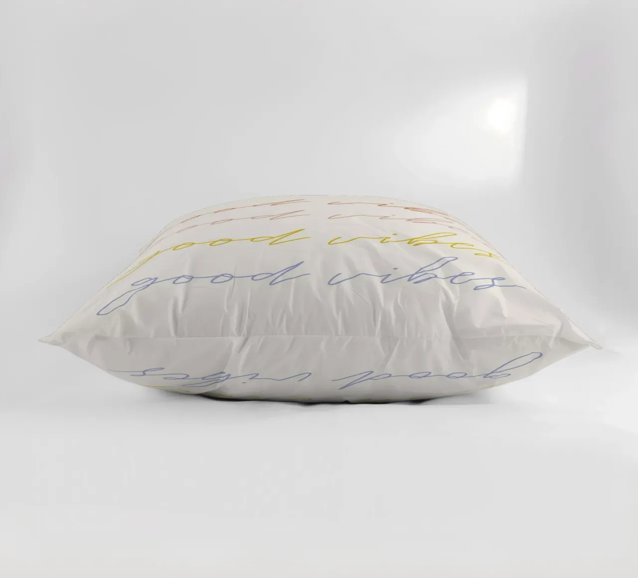Good Vibes cuscino da daylight design studio