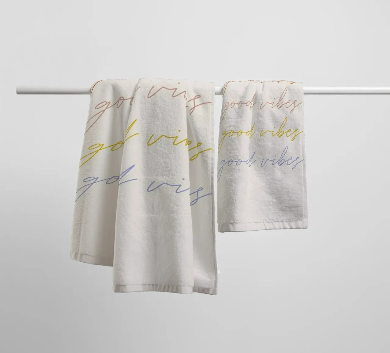 Good Vibes asciugamano da bagno da daylight design studio