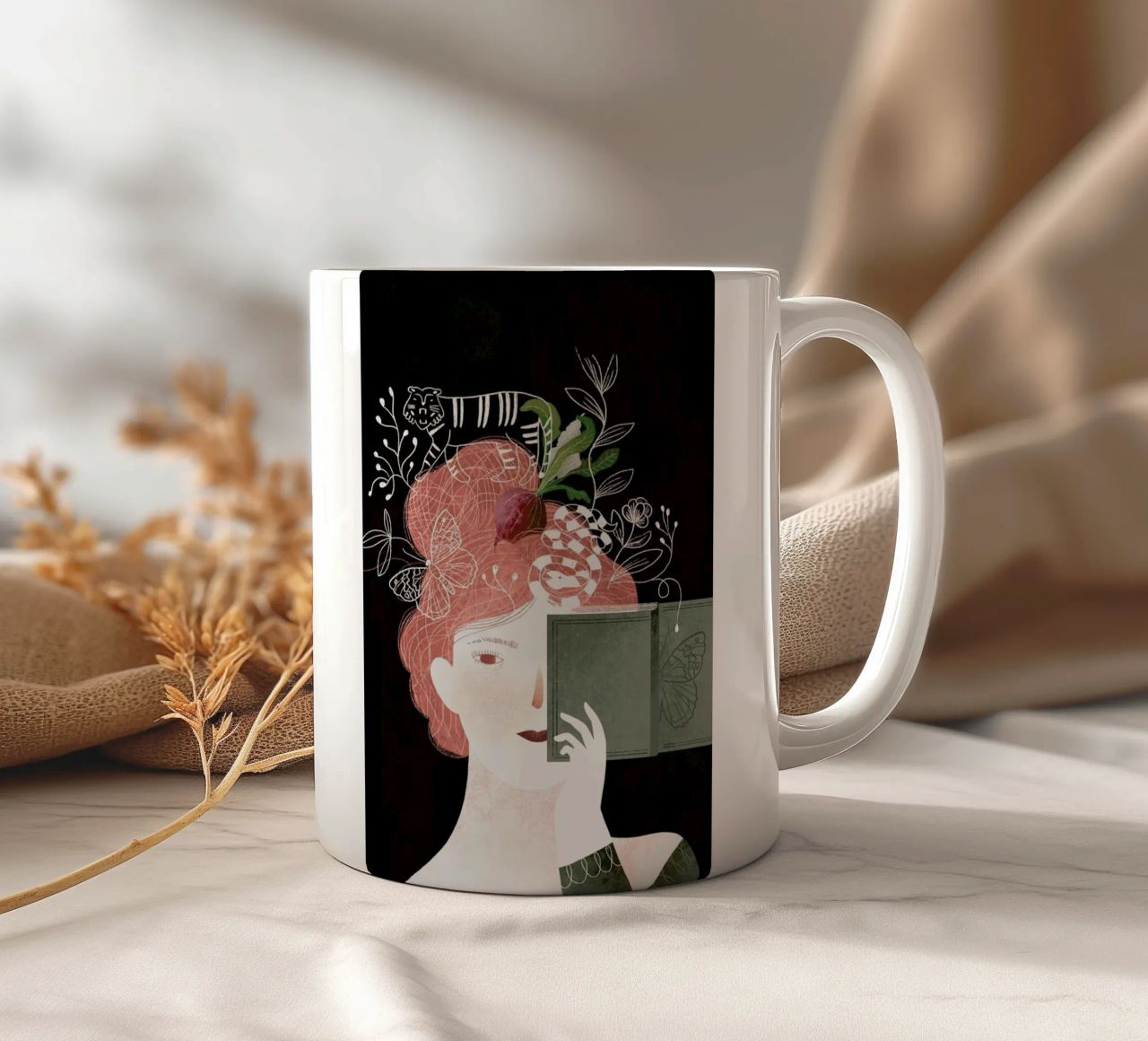 You Are What You Read tazza in ceramica da Amalia Restrepo