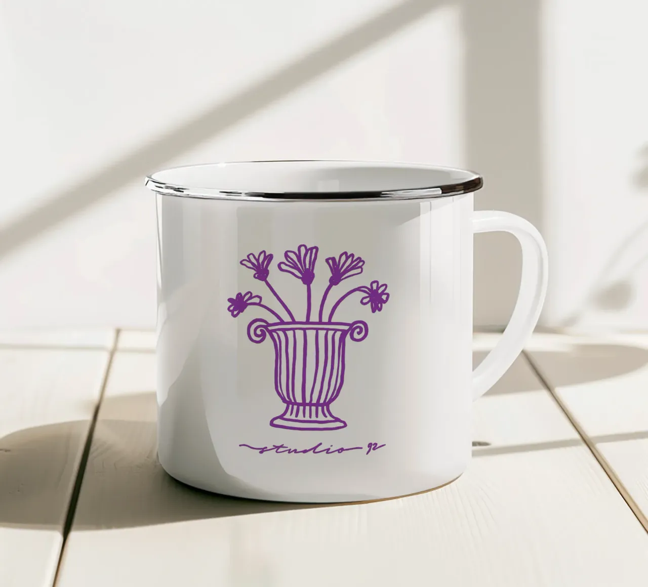 Studio 92 – Purple Bloom tazza in smalto da Studio Mooodz