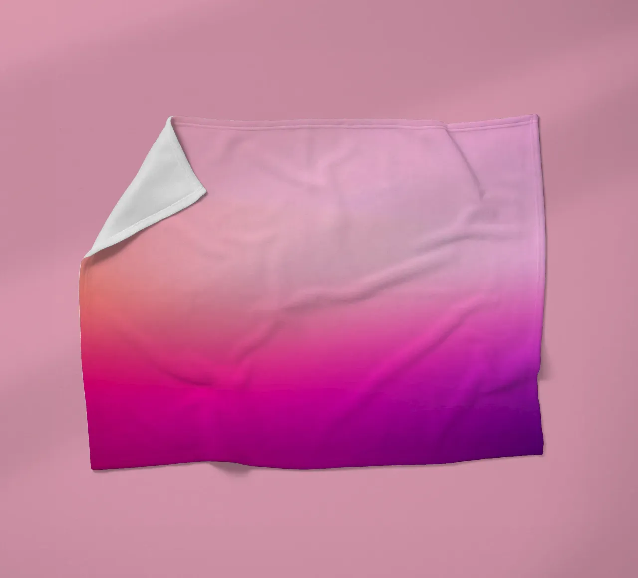 Una morbida miscela di colori rosa crea una carta da parati sorprendente coperta in pile da DesignDoodle
