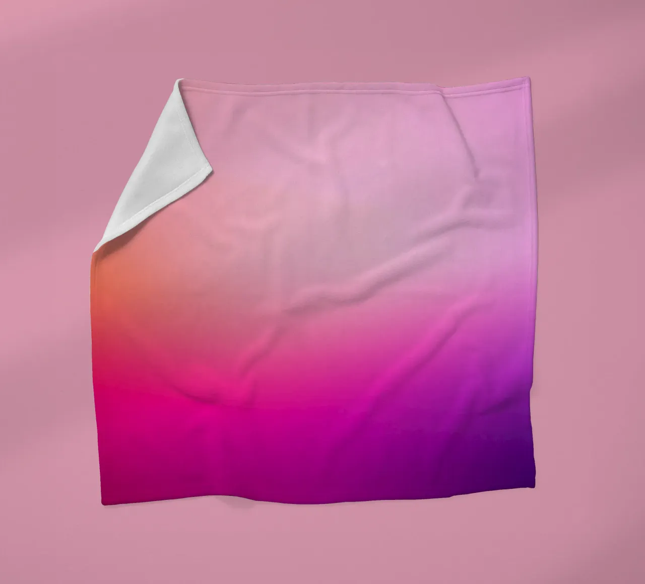 Una morbida miscela di colori rosa crea una carta da parati sorprendente coperta in pile da DesignDoodle
