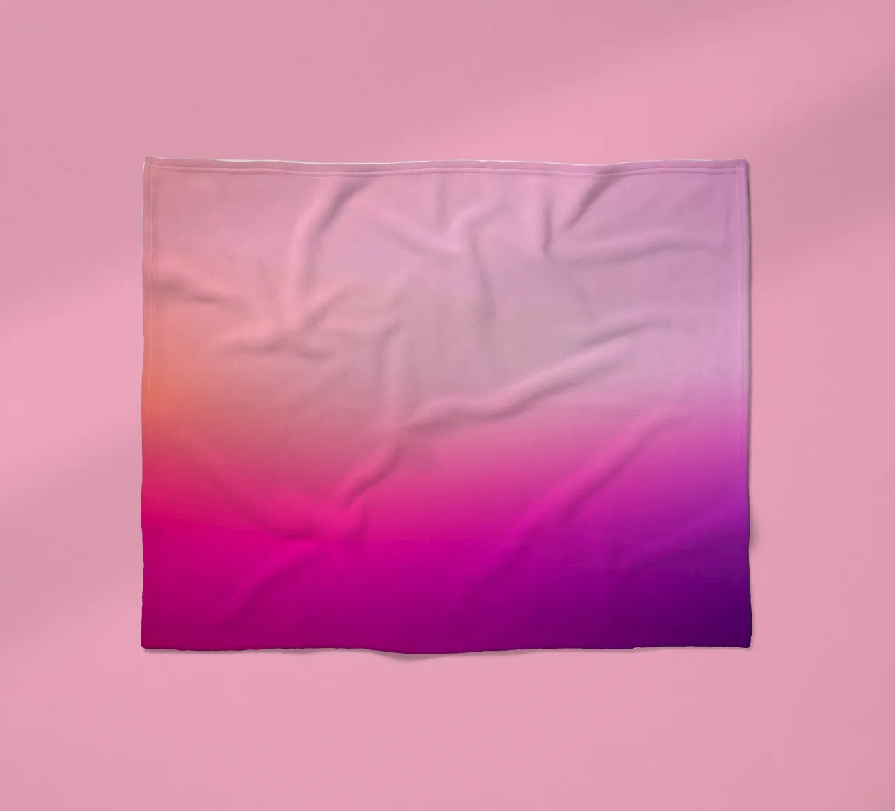 Una morbida miscela di colori rosa crea una carta da parati sorprendente coperta in pile da DesignDoodle
