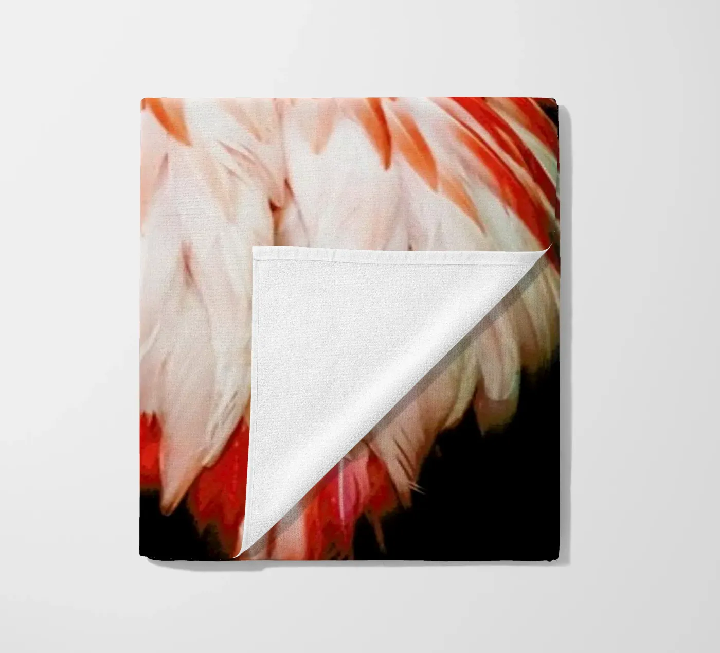 Bold Feathers Strandtuch von Natural Kingdom