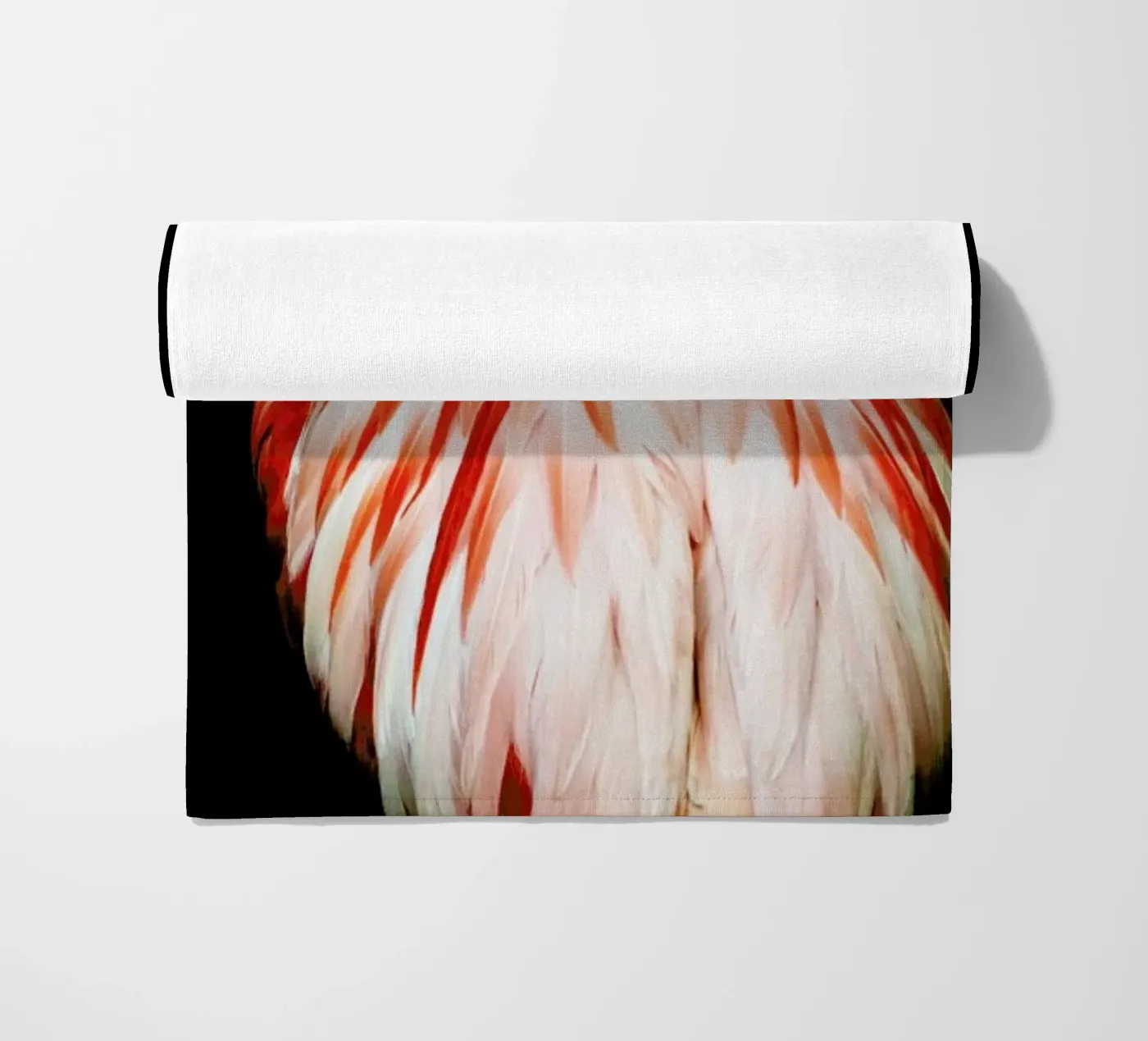 Bold Feathers Strandtuch von Natural Kingdom